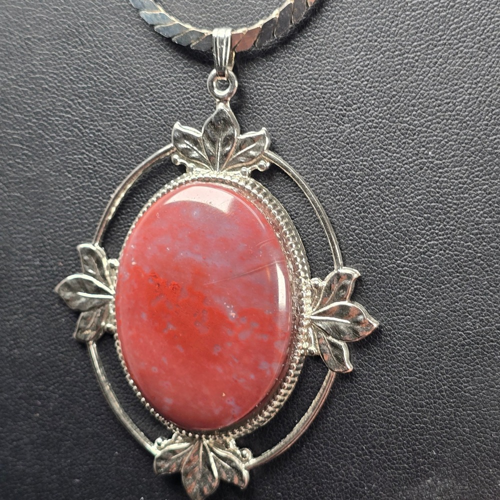 Vintage Red Jasper Pendant Necklace Silver Tone Leaf Frame Herringbone Chain 22"